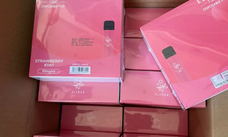 У ПП “Рава-Руська” митники зупинили вантажівку з вейпами на 2,8 млн грн