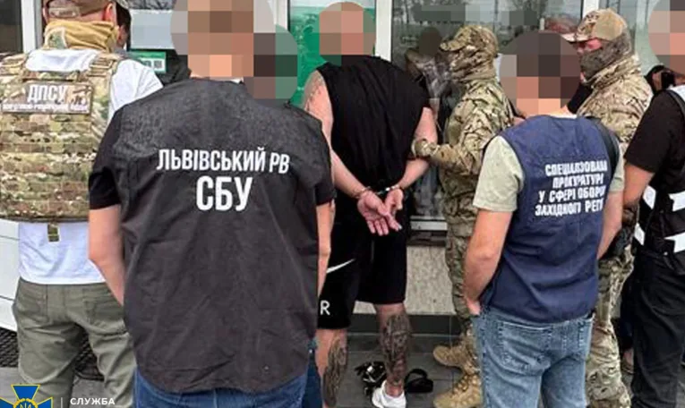 На Львівщині затримали підозрюваного в організації схеми незаконного виїзду за кордон жителя Житомирщини