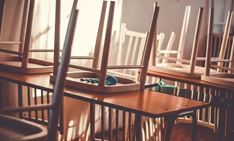 Що зміниться з 1 вересня в освіті на Львівщині: підвищення доплат педагогам, скорочення шкіл і нововведення в навчальних програмах