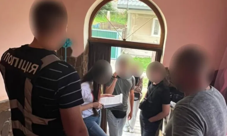 У Львові судитимуть чоловіка, який змусив доньку з інвалідністю укласти фіктивний шлюб