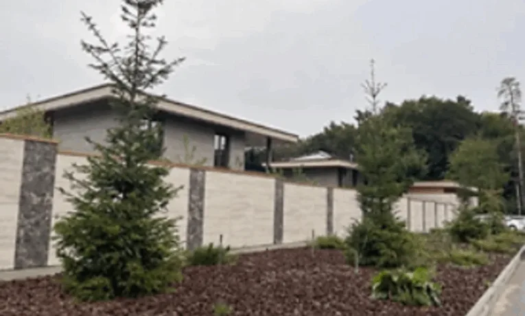 Замість відпочинково-оздоровчого комплексу у Брюховичах біля Львова звели котеджне містечко