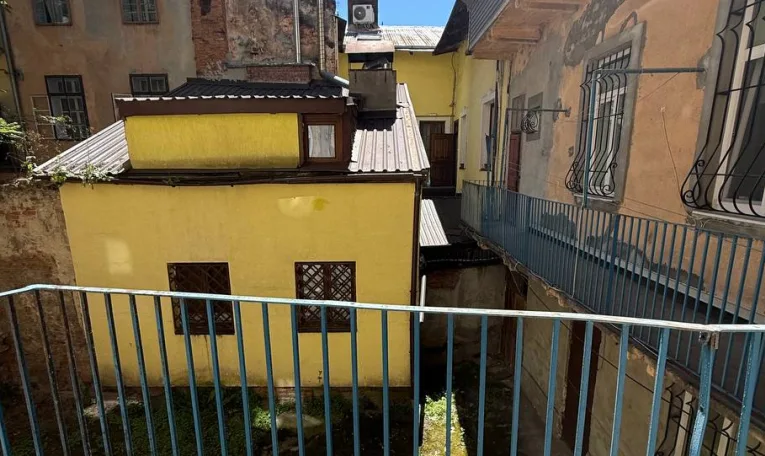 Підприємицю викрили на захопленні землі для пабу в центрі Львова