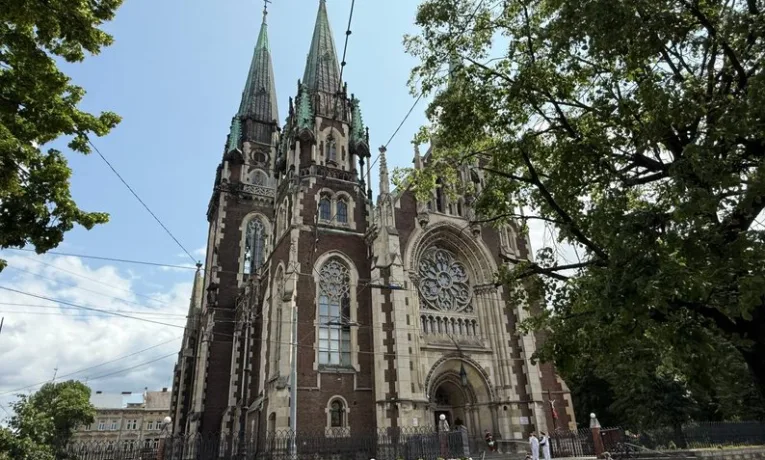 Склад для зберігання хімікатів та книгозбірня: як змінювалось призначення храмів на Львівщині в часи СРСР