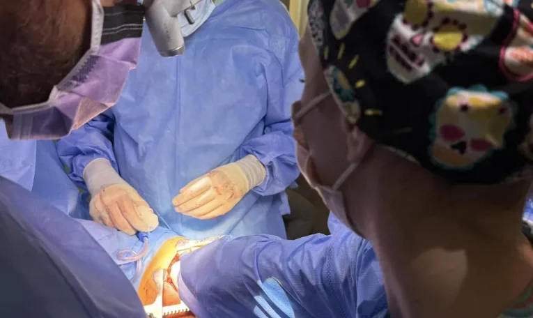 У Львові дитині провели відкриту операцію на грудній клітці