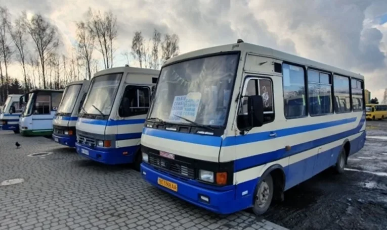 На Львівщині скоротили мережу приміських та міжміських автобусних маршрутів