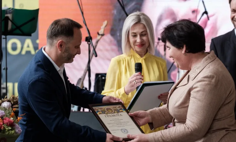 Львівському Центру дитячої медицини “Охматдит” 75 років: ювілей відзначили благодійним аукціоном