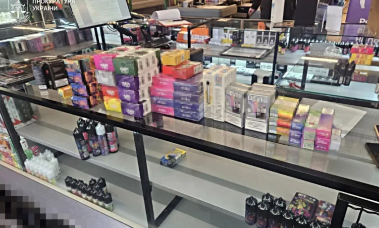 У Львові судитимуть злочинну групу за збут контрафактних рідин для вейпів на 36 млн грн