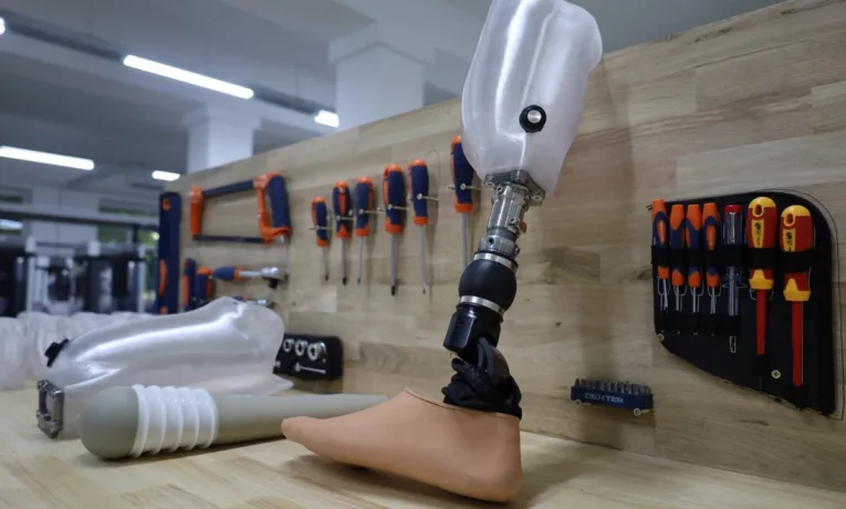 На базі Львівського медуніверситету відкрили центр протезування