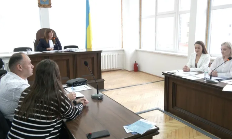 У Львові жінці, яка побила дружину військового, присудили 60 годин громадських робіт та штраф