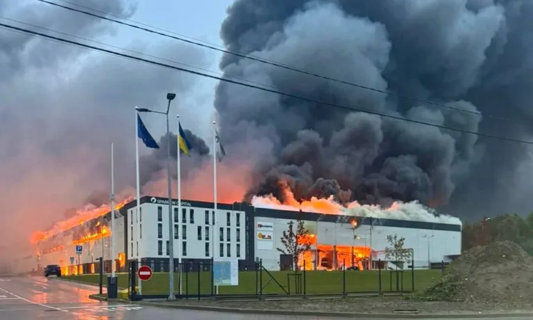 У селі Лапаївка біля Львова внаслідок атаки РФ 2 загиблих і 2 поранених, також горить індустріальний парк