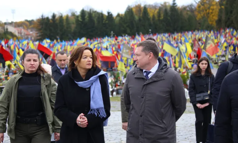 На Львівщину з офіційним візитом прибула віцепрем’єрка та глава МЗС Словенії Таня Файон (фото)