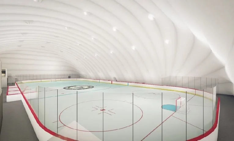 У Львові почали будувати льодовий майданчик, де зможуть займатися діти та ветерани