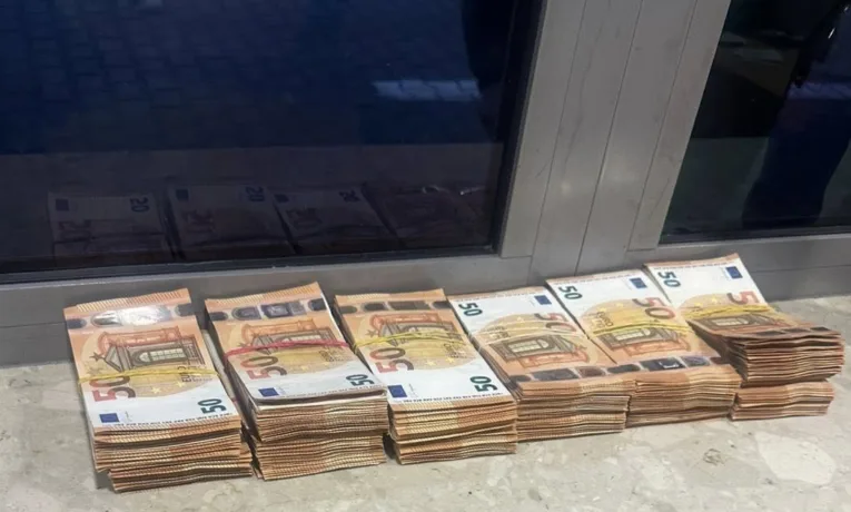 2,5 млн. гривень у дамській торбинці: Львівські митники знайшли незадекларовану валюту