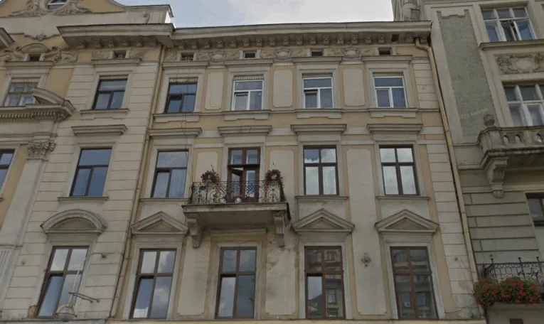 Експосадовець Солонківської сільради незаконно приватизував приміщення в центрі Львова