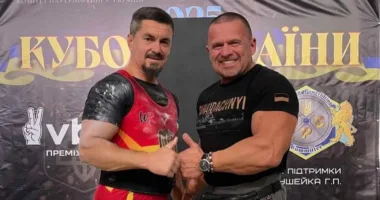 Монах зі Львівщини встановив за один день два рекорди із жиму штанги лежачи