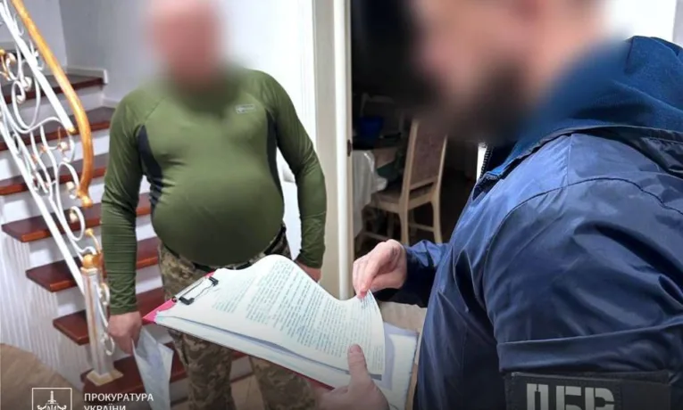 На Львівщині затримали заступника командира військової частини, який змушував підлеглих працювати на приватних об’єктах