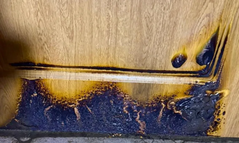 У Львові поліція затримала підозрюваного у підпалі дверей квартири