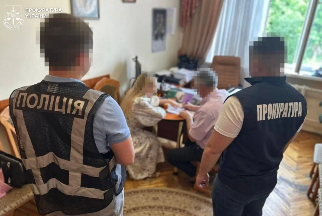 Понад 1,2 млн грн збитків: судитимуть проректора та начальника відділу львівського університету