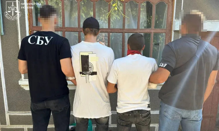 У Львові агенти ФСБ підпалили місцеве відділення пошти та двері до помешкань людей