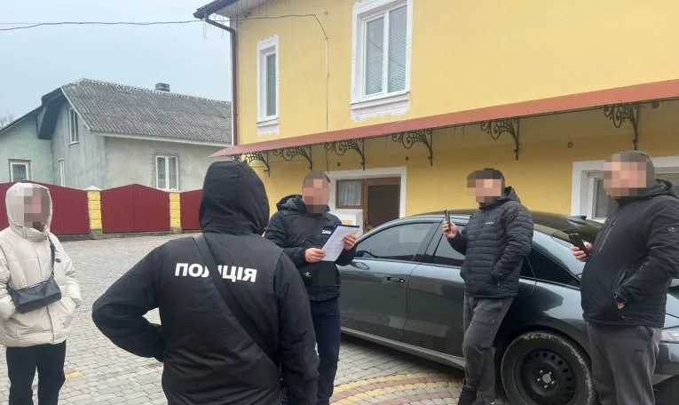 На Львівщині оштрафували шахраїв за ввезення 14 машин під виглядом гуманітарки