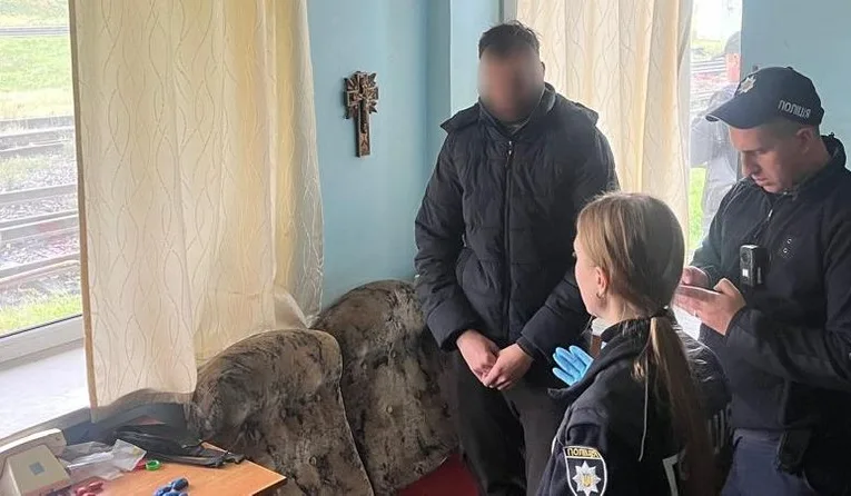 У Львові затримали чоловіка, підозрюваного у збуті наркотиків та зберіганні боєприпасів