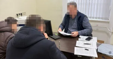 Правоохоронці викрили схему на понад 10 млн грн на закупівлі генераторів для військових на Львівщині