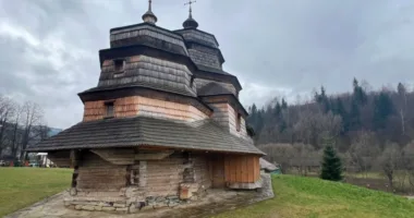 На Львівщині в селі Ісаї після 8 років реставрації відкрили стародавню святиню (фото)