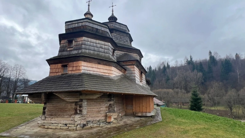 На Львівщині в селі Ісаї після 8 років реставрації відкрили стародавню святиню (фото)