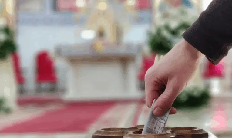 На Львівщині чоловіка засудили до понад шести років ув’язнення за крадіжку пожертв із храму