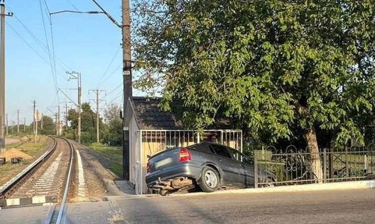 На Львівщині засудили водія, який на смерть збив працівницю залізничного переїзду
