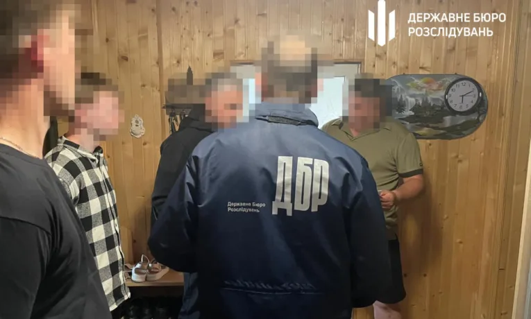 Двох керівників Рава-Руського лісництва викрили на масштабних незаконних вирубках лісу