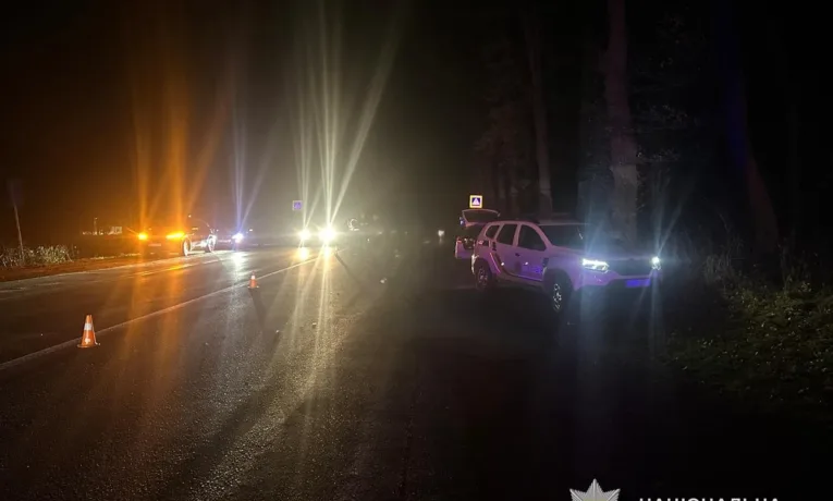 На Львівщині водій збив двох пішоходів: один загинув, жінка у лікарні