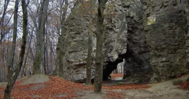 На Львівщині біля «Чотових скель» знайшли тіло 58-річного чоловіка