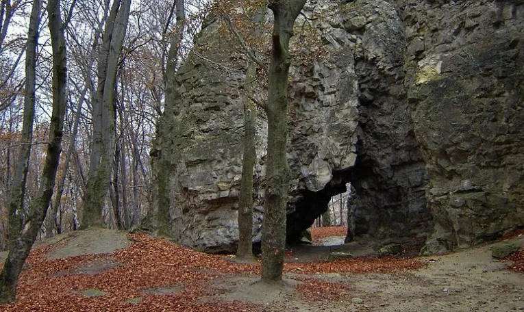 На Львівщині біля «Чотових скель» знайшли тіло 58-річного чоловіка