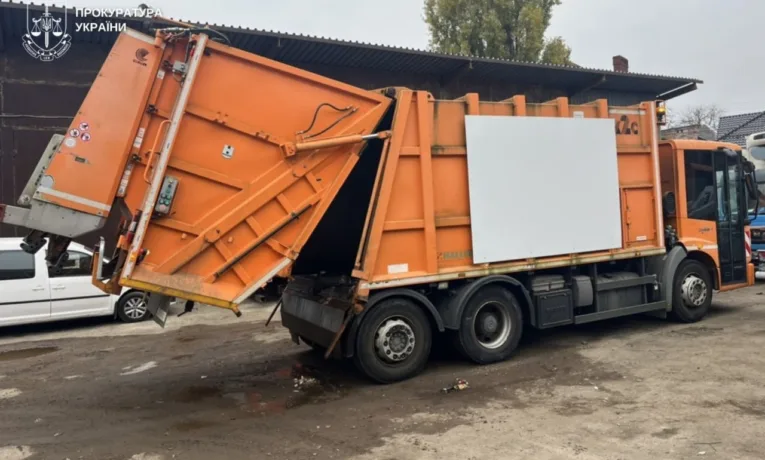 Замість допомоги армії — продаж бізнесу: у Львові викрили схему незаконного ввезення спецтехніки