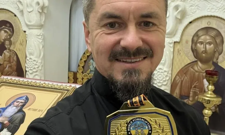 Ієромонах із Львівщини встановив новий рекорд України з пауерліфтингу