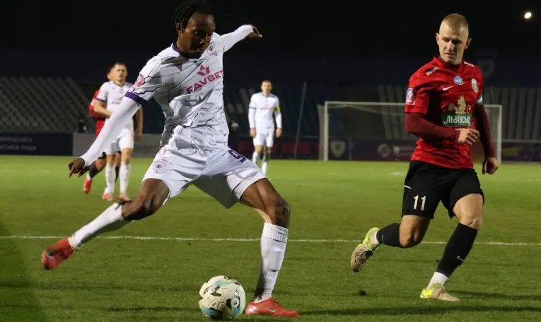 Львівські “Карпати” оштрафували за порушення евакуації команди під час повітряної тривоги