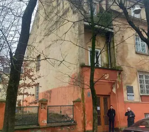 Суд відмовив Львівській міськраді у скасуванні приватизації онкополіклініки на Єфремова