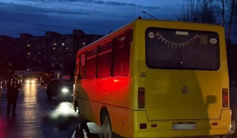 На Львівщині маршрутка на смерть збила 61-річну пішохідку