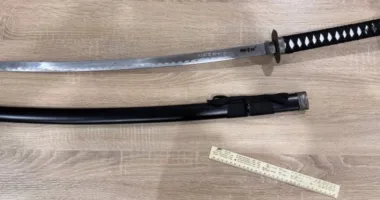 Українка намагалася провезти через кордон на Львівщині меч