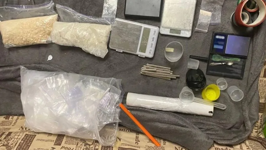 У Львові засудили на вісім років жінку та двох чоловіків за збут наркотиків та психотропів