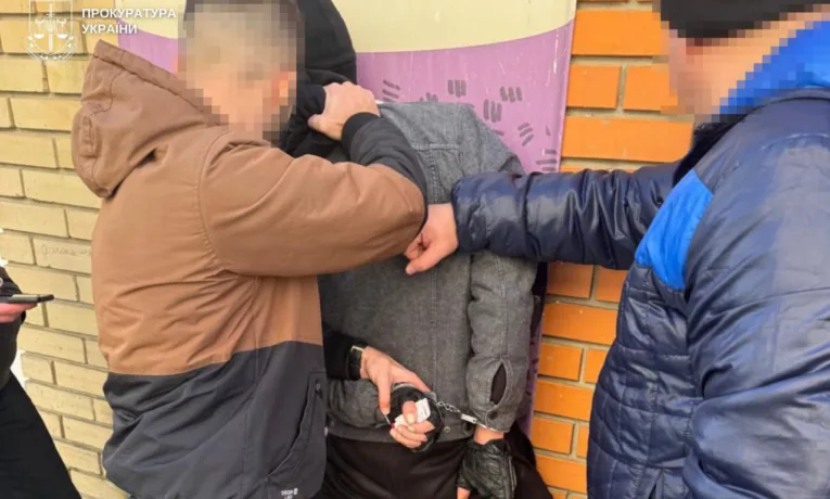 На Львівщині викрили чоловіка, який продавав метадон, отриманий для замісної терапії