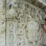 В Олеському замку відреставрували історичний гербовий картуш