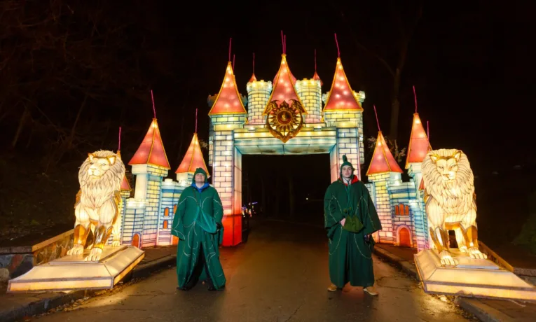 Світлова казка під відкритим небом: у Львові відкривають чарівний Парк ліхтарів