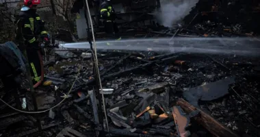 У Львівському районі чоловік постраждав під час пожежі в дачному будинку