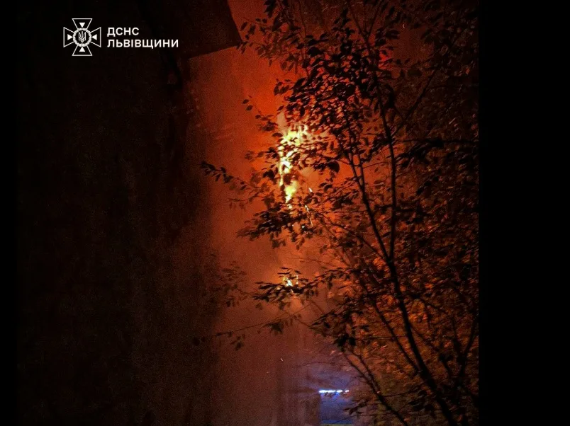 На Львівщині під час пожежі загинула людина, ще двох вдалося врятувати