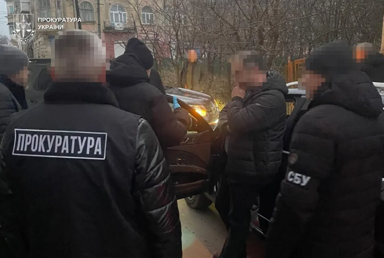 На Львівщині двоє чоловіків «продавали» втечу за кордон на човні за 13 тисяч доларів