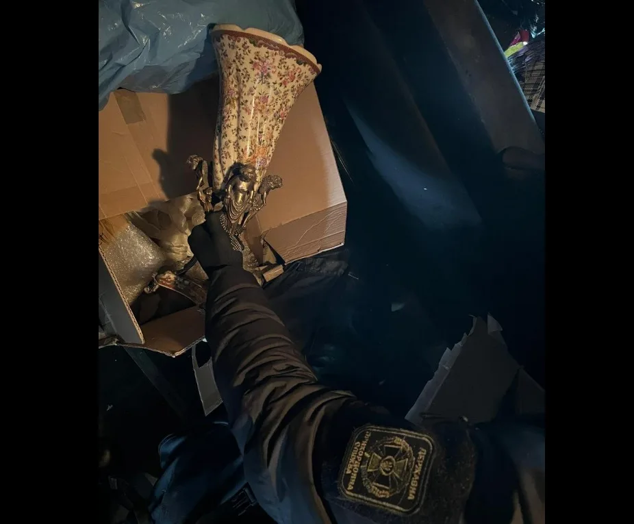 На Львівщині прикордонники виявили спроби незаконного перевезення товарів з Європи