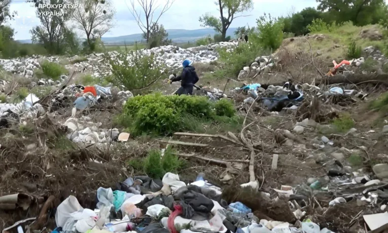 Глинянську міськраду зобов’язали сплатити майже 1 млн грн через несанкціоноване сміттєзвалище