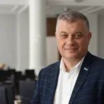 Від генераторів до оборонних технологій: інтерв’ю з Олексою Возняком про те, як міська ваучерна програма підтримує львівських підприємців під час війни